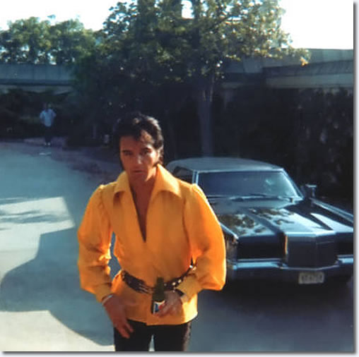 On December 21 1958, Elvis leased a BMW 507 from BMW Gl ckler.